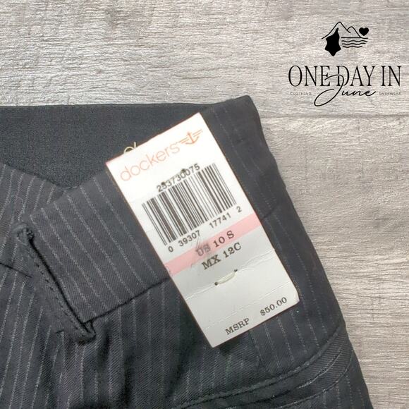 Dockers Truly Slimming Pinstripe Straight Leg Pants Size 10S - Picture 2 of 6